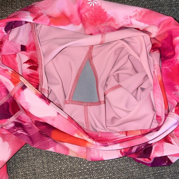 Athleta Ultimate Stash II Capris Painted Energy - Picture 12 of 12